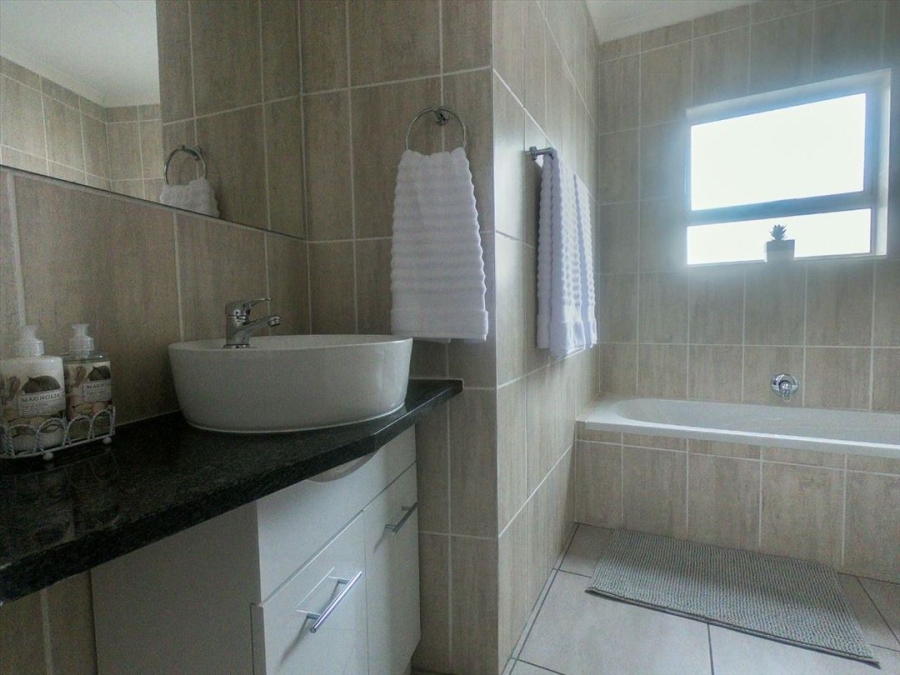 3 Bedroom Property for Sale in Glen Marais Gauteng