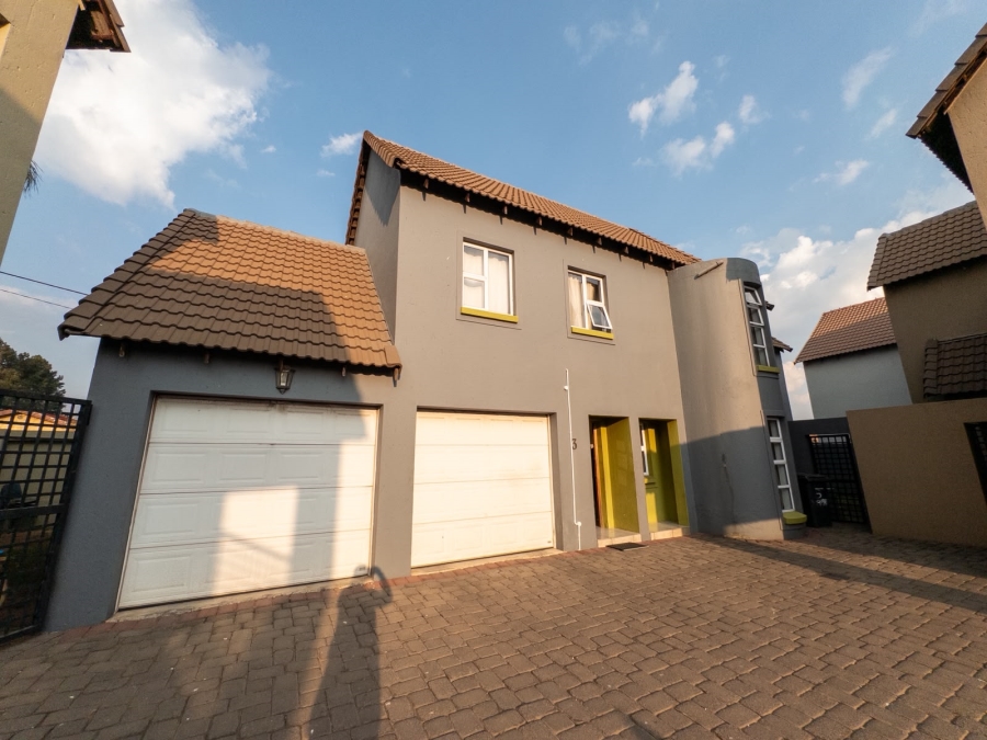 3 Bedroom Property for Sale in Sonneveld Gauteng