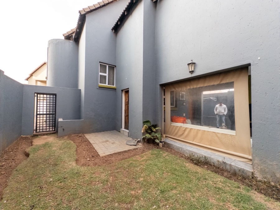 3 Bedroom Property for Sale in Sonneveld Gauteng