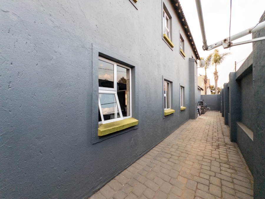 3 Bedroom Property for Sale in Sonneveld Gauteng