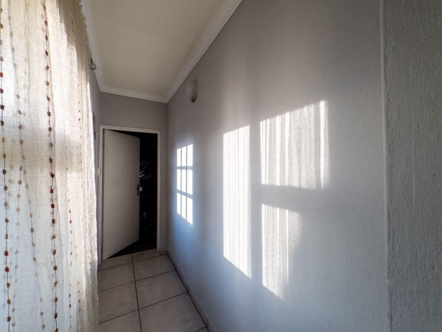 3 Bedroom Property for Sale in Sonneveld Gauteng