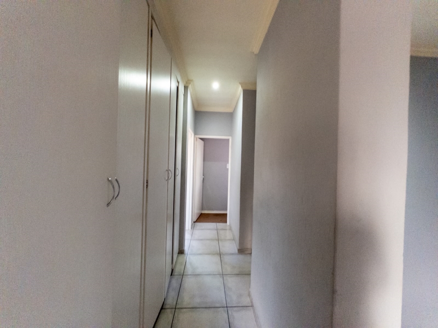 3 Bedroom Property for Sale in Sonneveld Gauteng