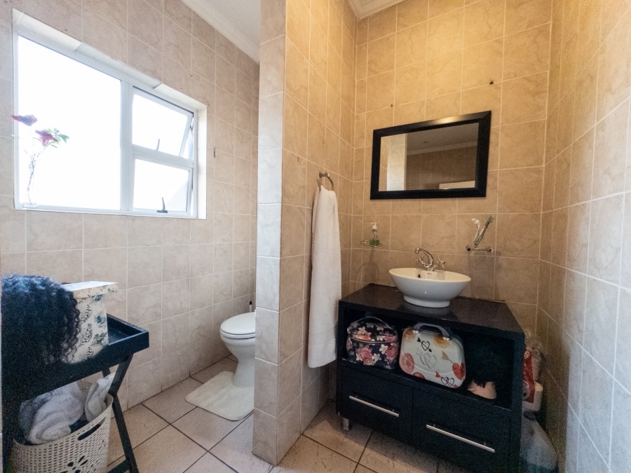 3 Bedroom Property for Sale in Sonneveld Gauteng
