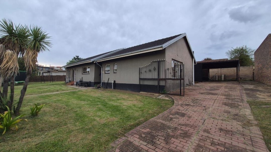 3 Bedroom Property for Sale in Birchleigh Gauteng