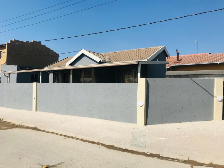 5 Bedroom Property for Sale in Ebony Park Gauteng