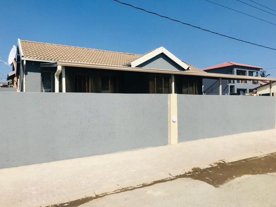 5 Bedroom Property for Sale in Ebony Park Gauteng