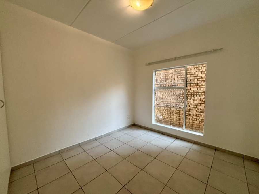2 Bedroom Property for Sale in Weltevreden Park Gauteng
