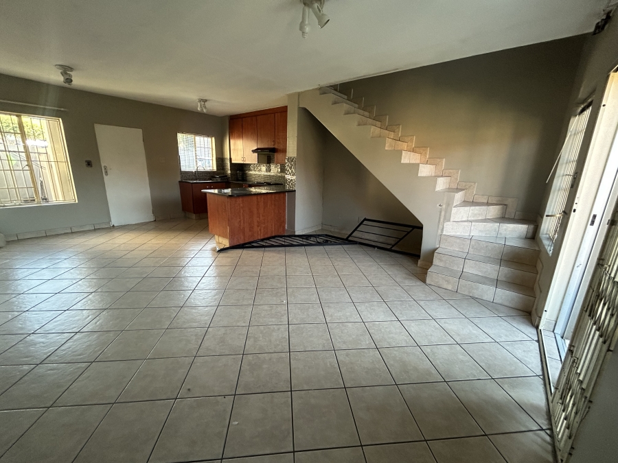 To Let 2 Bedroom Property for Rent in Vorna Valley Gauteng