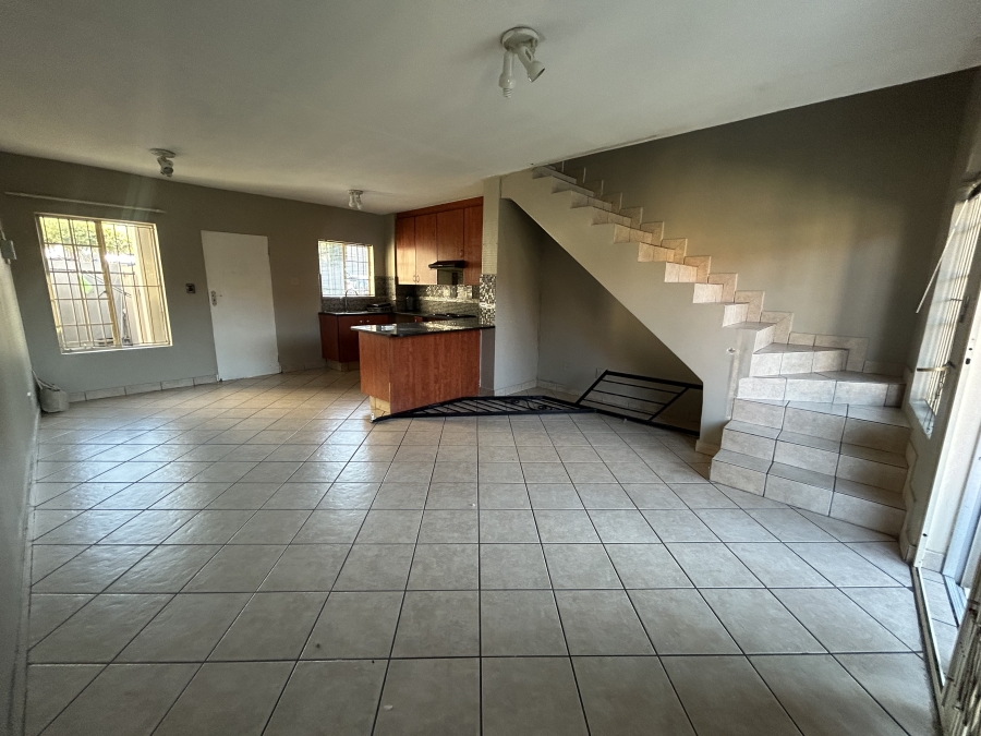 To Let 2 Bedroom Property for Rent in Vorna Valley Gauteng