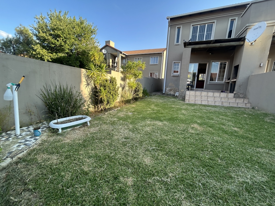 To Let 2 Bedroom Property for Rent in Vorna Valley Gauteng