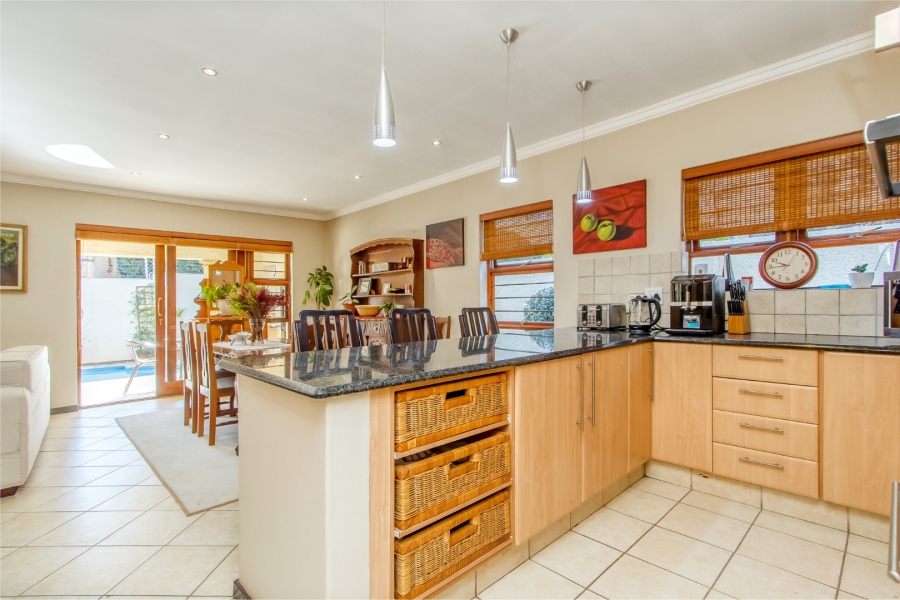 To Let 3 Bedroom Property for Rent in Douglasdale Gauteng