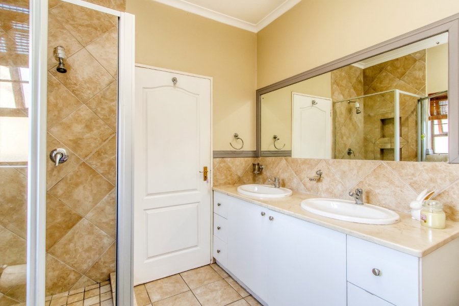 To Let 3 Bedroom Property for Rent in Douglasdale Gauteng