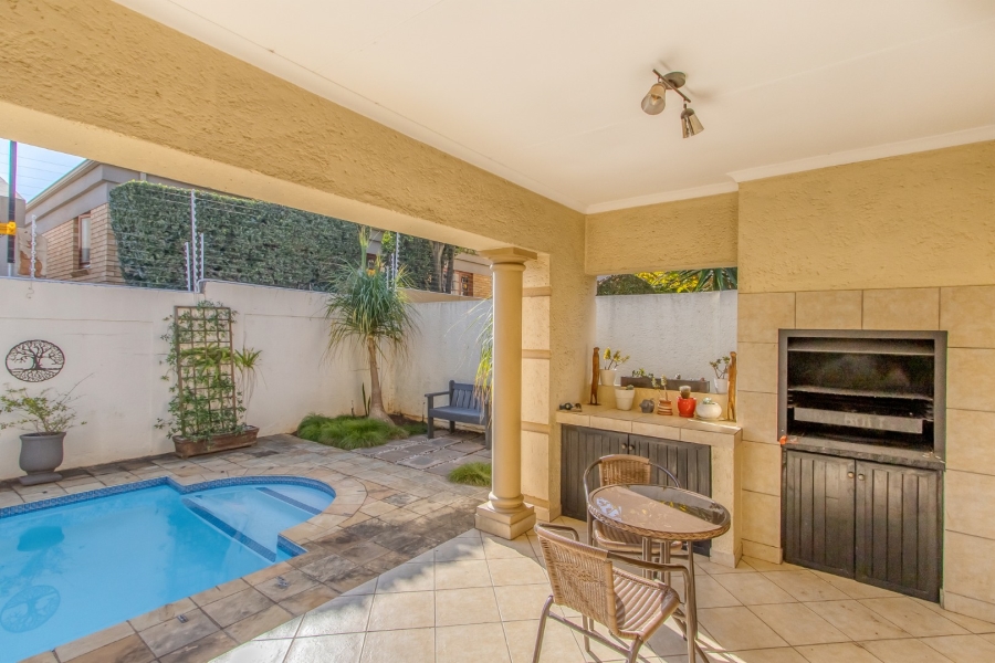 To Let 3 Bedroom Property for Rent in Douglasdale Gauteng