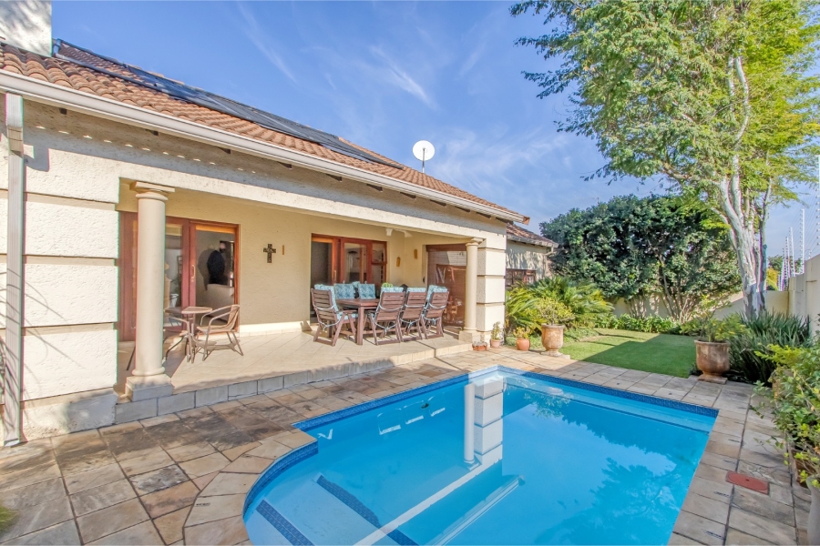 To Let 3 Bedroom Property for Rent in Douglasdale Gauteng