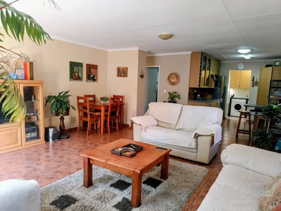 3 Bedroom Property for Sale in Wilgeheuwel Gauteng