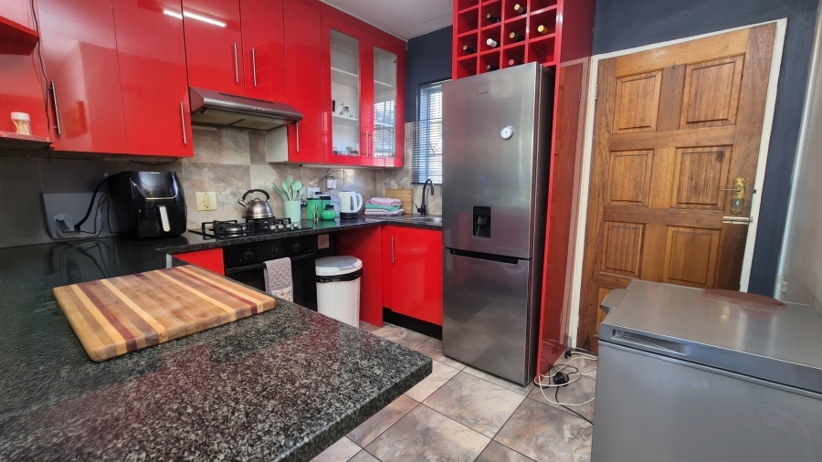 3 Bedroom Property for Sale in Illiondale Gauteng