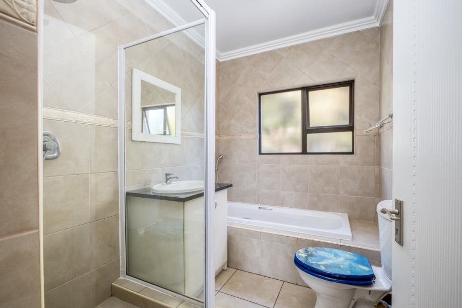 4 Bedroom Property for Sale in Beverley Gauteng