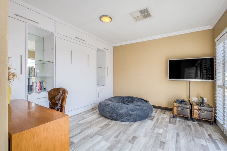 4 Bedroom Property for Sale in Beverley Gauteng