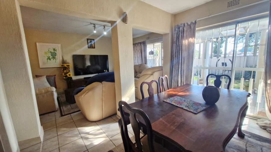 3 Bedroom Property for Sale in Corlett Gardens Gauteng