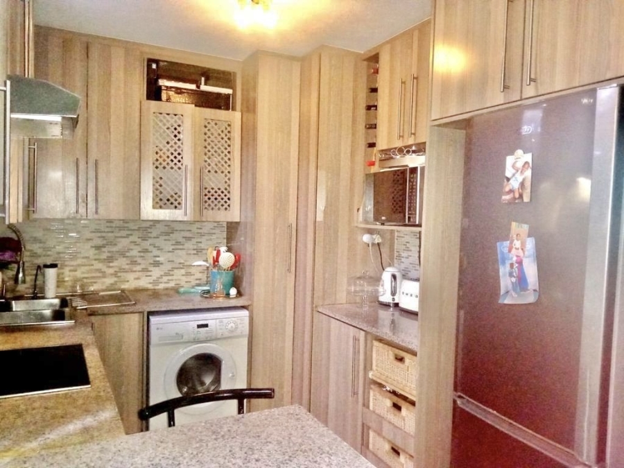 2 Bedroom Property for Sale in Erand Gardens Gauteng