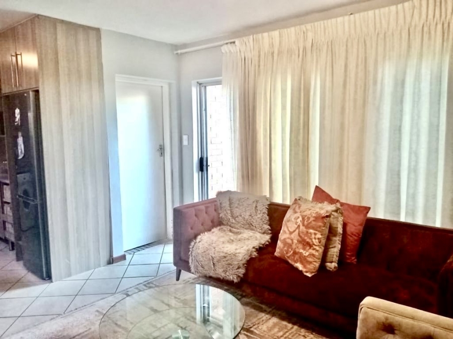 2 Bedroom Property for Sale in Erand Gardens Gauteng