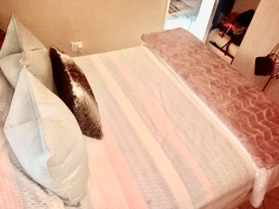 2 Bedroom Property for Sale in Erand Gardens Gauteng