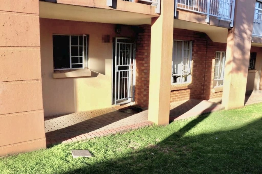 2 Bedroom Property for Sale in Erand Gardens Gauteng