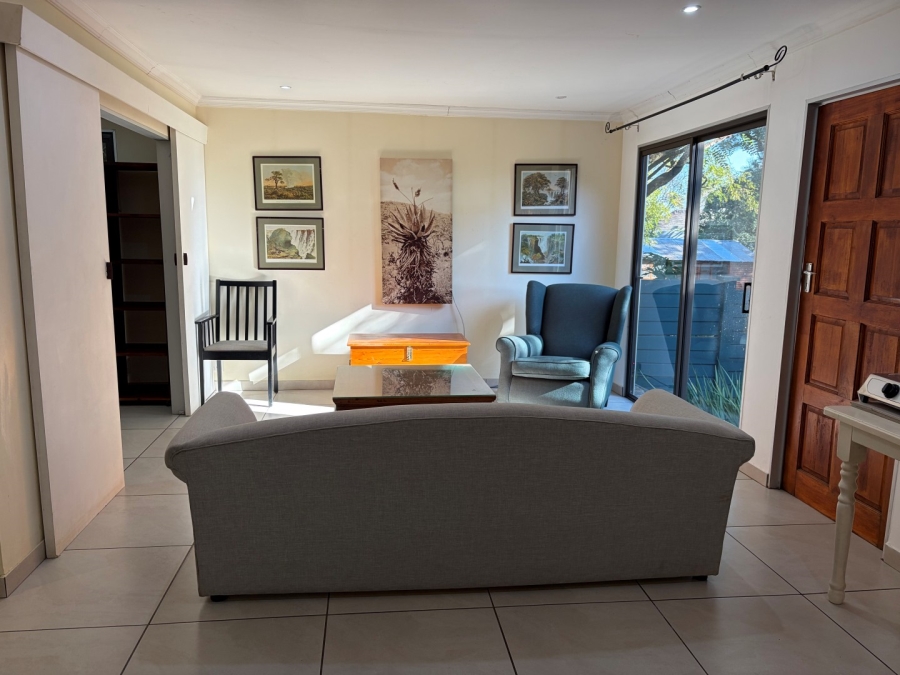 To Let 1 Bedroom Property for Rent in Linden Gauteng