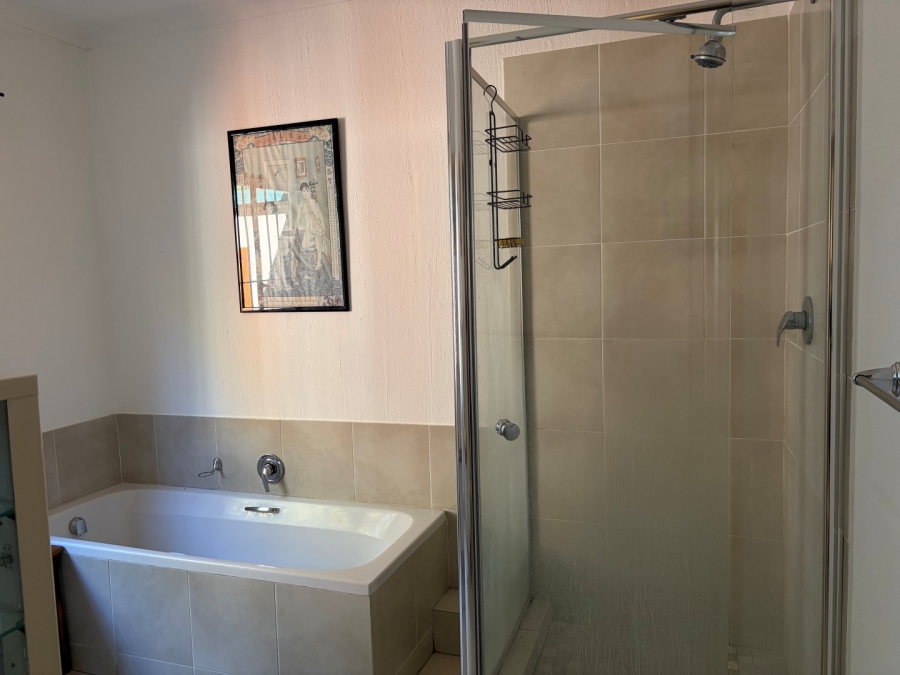 To Let 1 Bedroom Property for Rent in Linden Gauteng