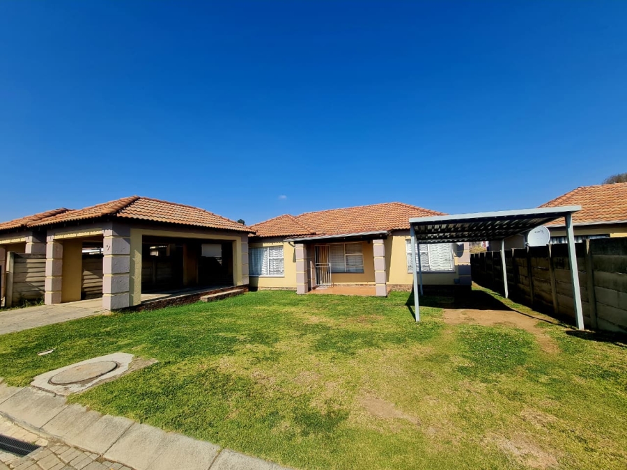 3 Bedroom Property for Sale in Birchleigh North Gauteng