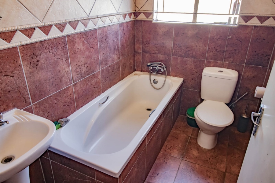 3 Bedroom Property for Sale in Birchleigh North Gauteng