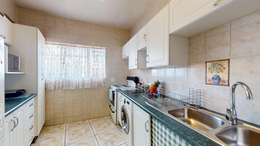 2 Bedroom Property for Sale in Cason Gauteng