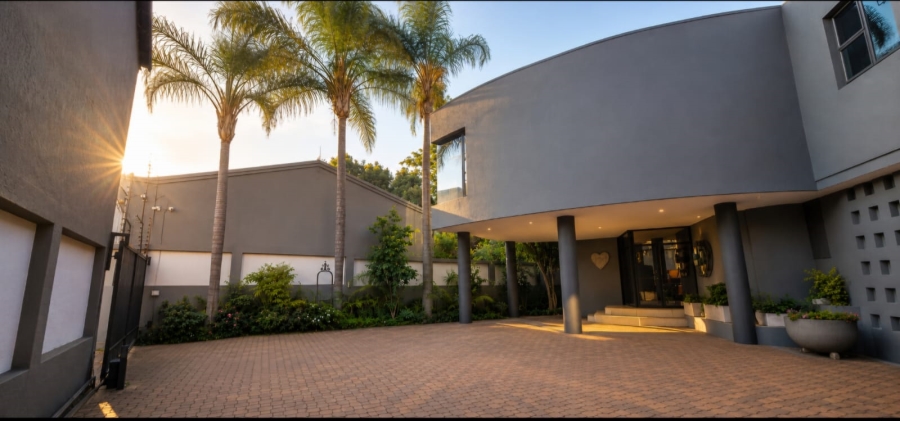 5 Bedroom Property for Sale in Waterkloof Ridge Gauteng