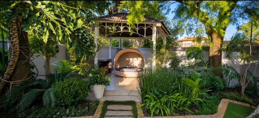 5 Bedroom Property for Sale in Waterkloof Ridge Gauteng