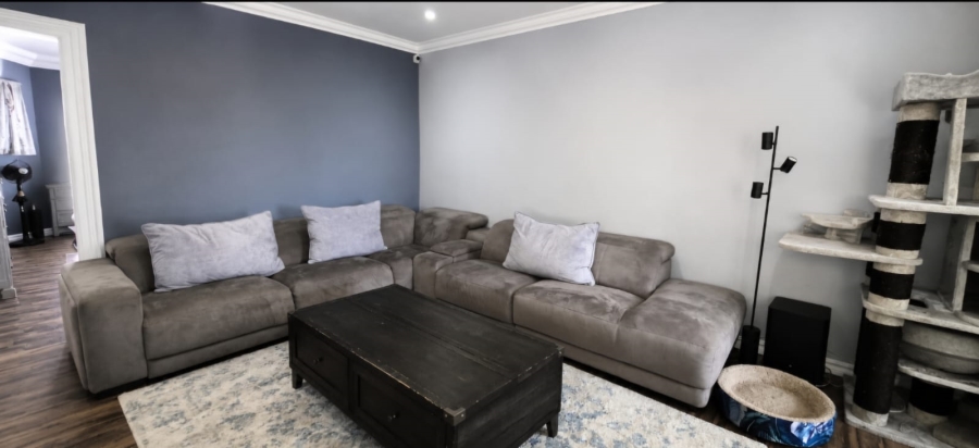 5 Bedroom Property for Sale in Waterkloof Ridge Gauteng
