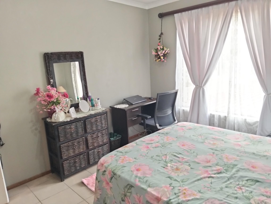 4 Bedroom Property for Sale in Garsfontein Gauteng