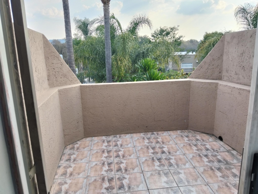 4 Bedroom Property for Sale in Garsfontein Gauteng