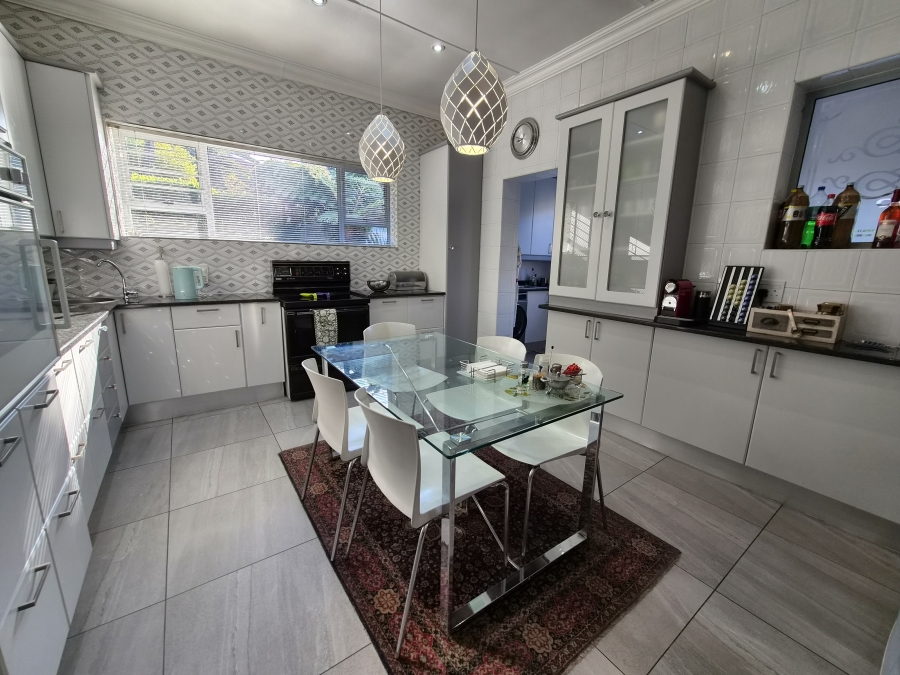 5 Bedroom Property for Sale in Sydenham Gauteng