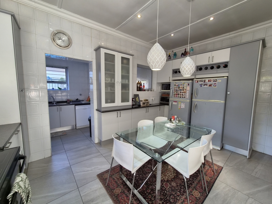 5 Bedroom Property for Sale in Sydenham Gauteng