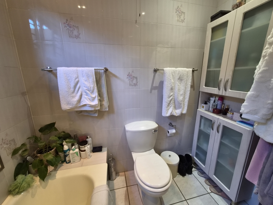5 Bedroom Property for Sale in Sydenham Gauteng