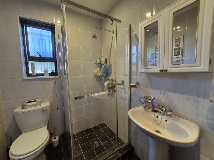 5 Bedroom Property for Sale in Sydenham Gauteng
