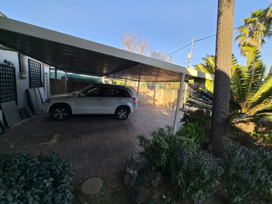 5 Bedroom Property for Sale in Sydenham Gauteng