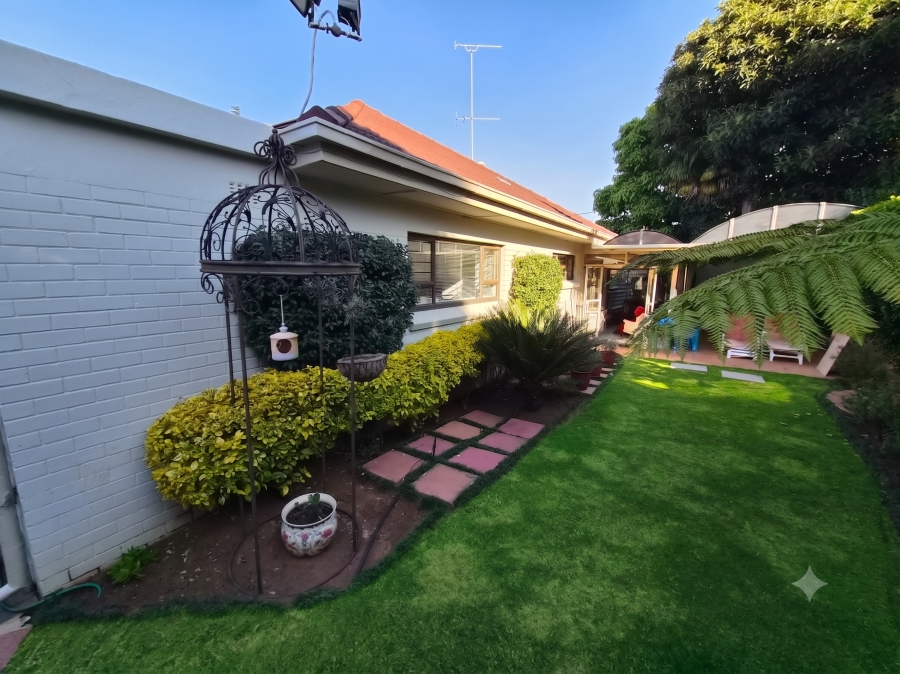 5 Bedroom Property for Sale in Sydenham Gauteng