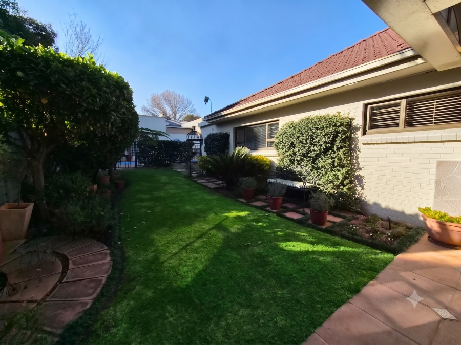 5 Bedroom Property for Sale in Sydenham Gauteng