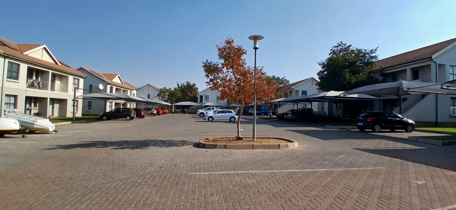2 Bedroom Property for Sale in Lakefield Gauteng