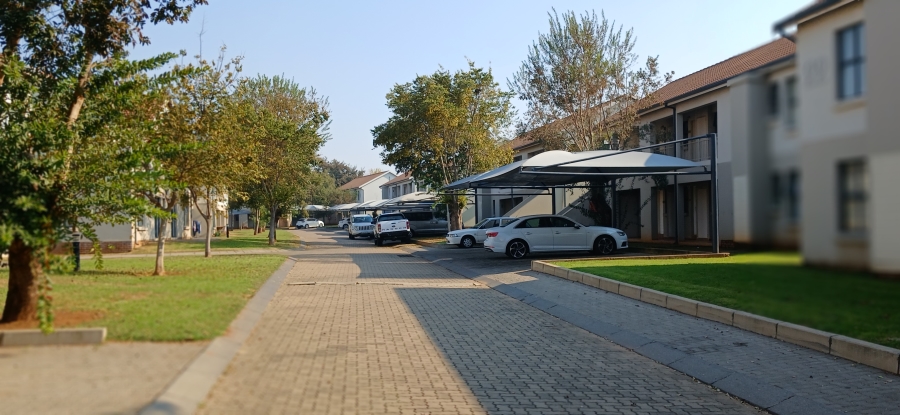 2 Bedroom Property for Sale in Lakefield Gauteng