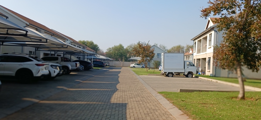 2 Bedroom Property for Sale in Lakefield Gauteng