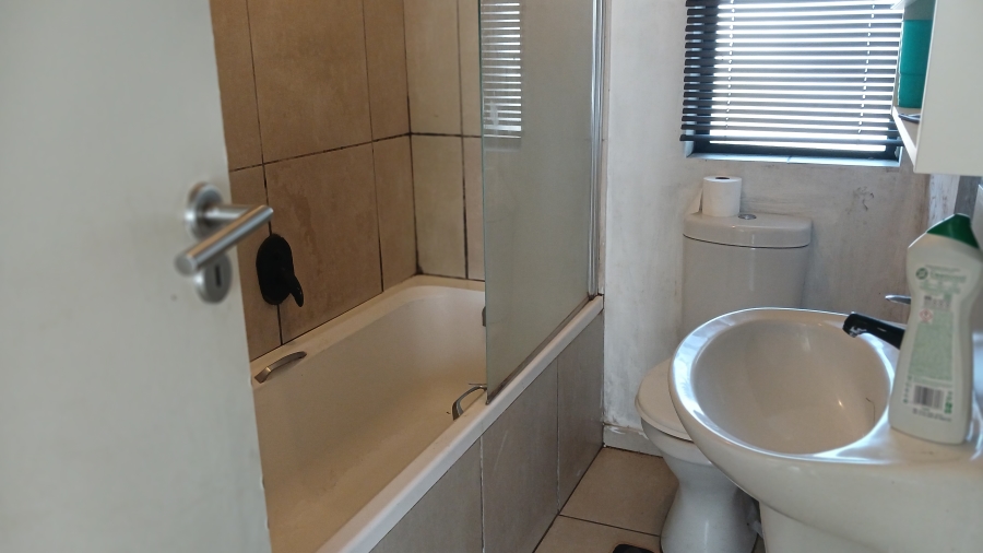 2 Bedroom Property for Sale in Lakefield Gauteng