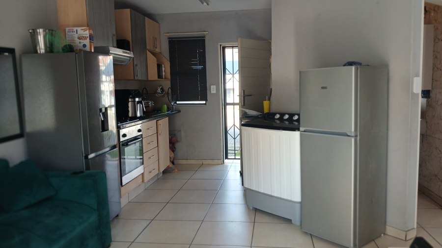 2 Bedroom Property for Sale in Lakefield Gauteng