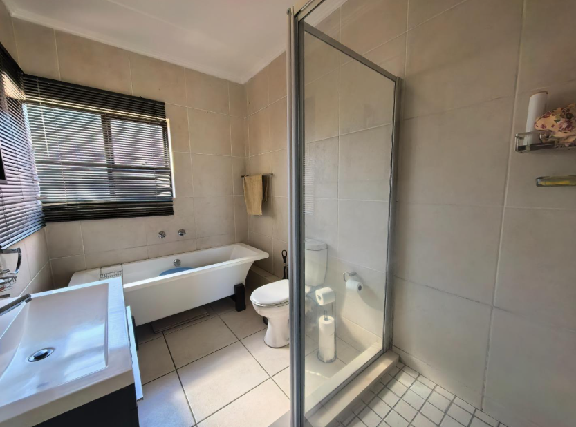 2 Bedroom Property for Sale in Glenvista Gauteng